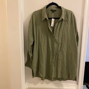 Banana Republic Olive Green Lightweight Button-Up Shirt